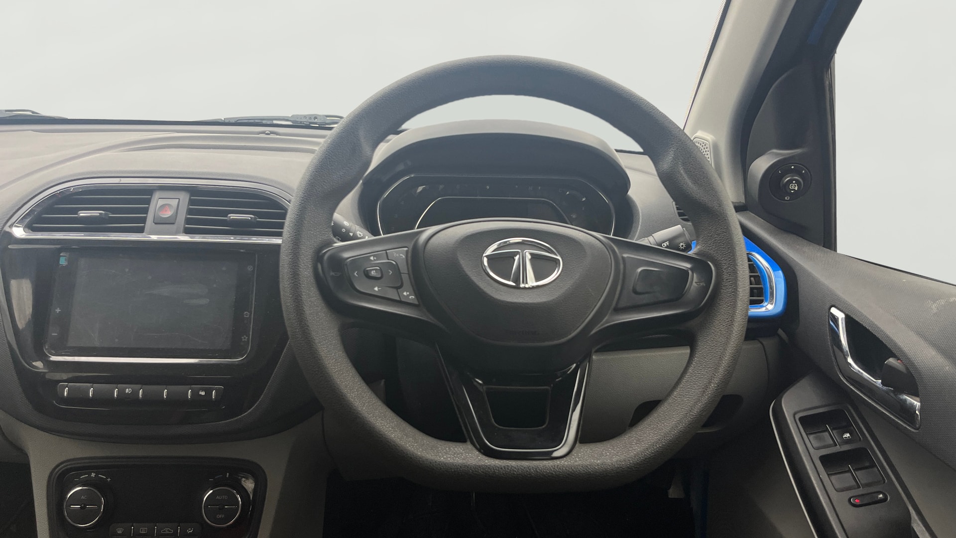 View 2020 Tata Tiago Revotorq XB Image 12 Used 2020 Tata Tiago Revotorq XB Image 12