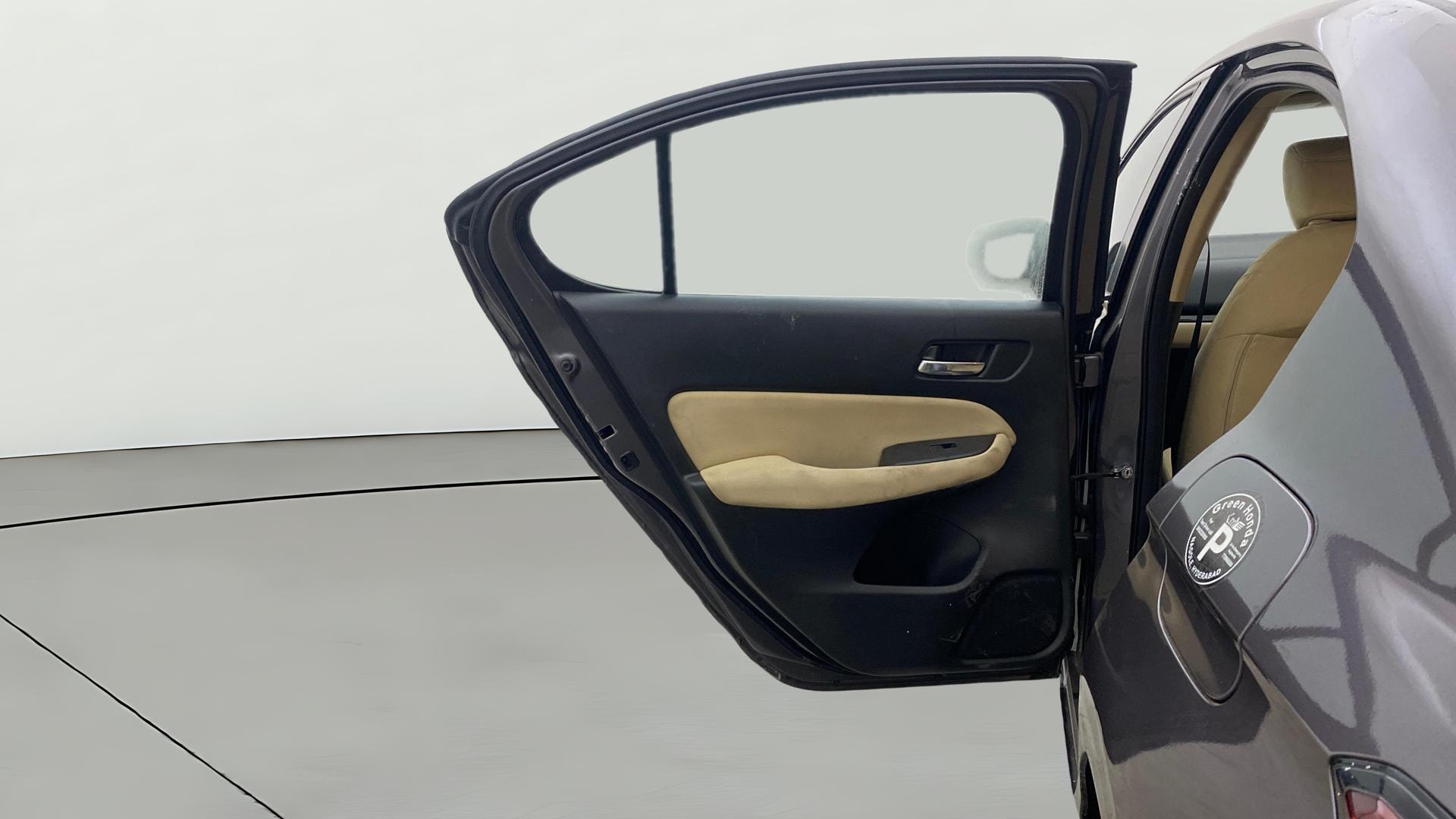 View 2021 Honda City ZX MT Diesel Anniversary Edition Image 23 Used 2021 Honda City ZX MT Diesel Anniversary Edition Image 23