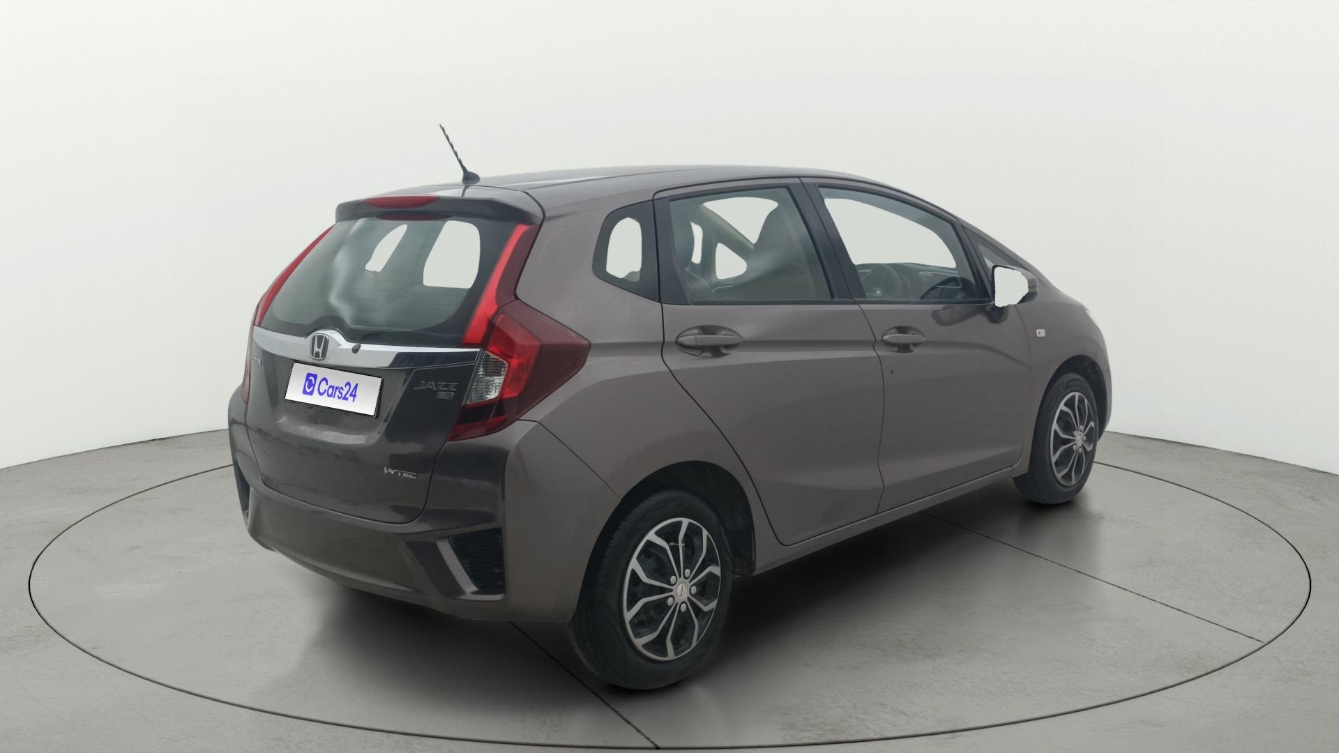 View 2015 Honda Jazz E MT Diesel Image 42 Used 2015 Honda Jazz E MT Diesel Image 42