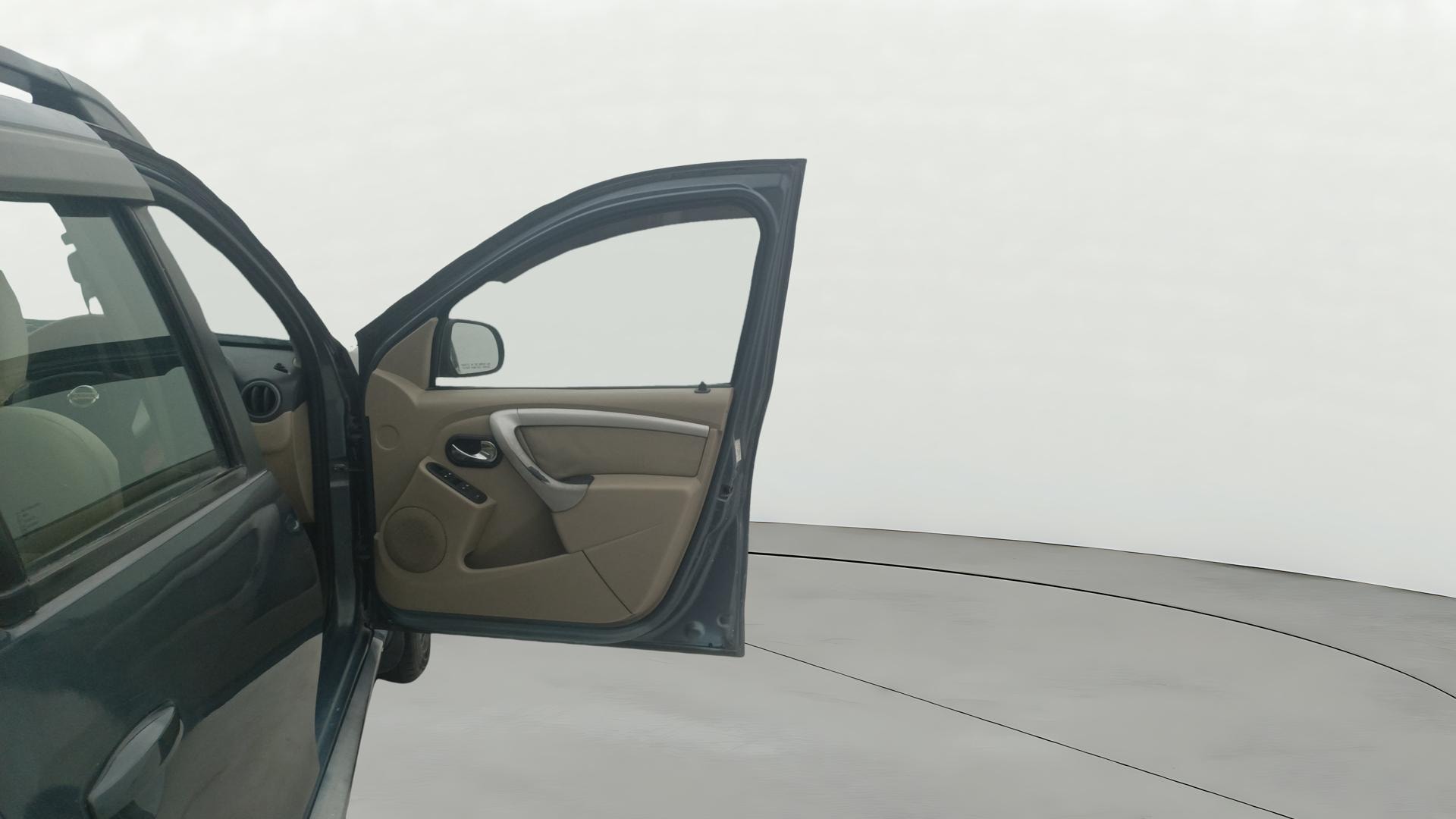 Used 2013 Nissan Terrano Used 2013 Nissan Terrano