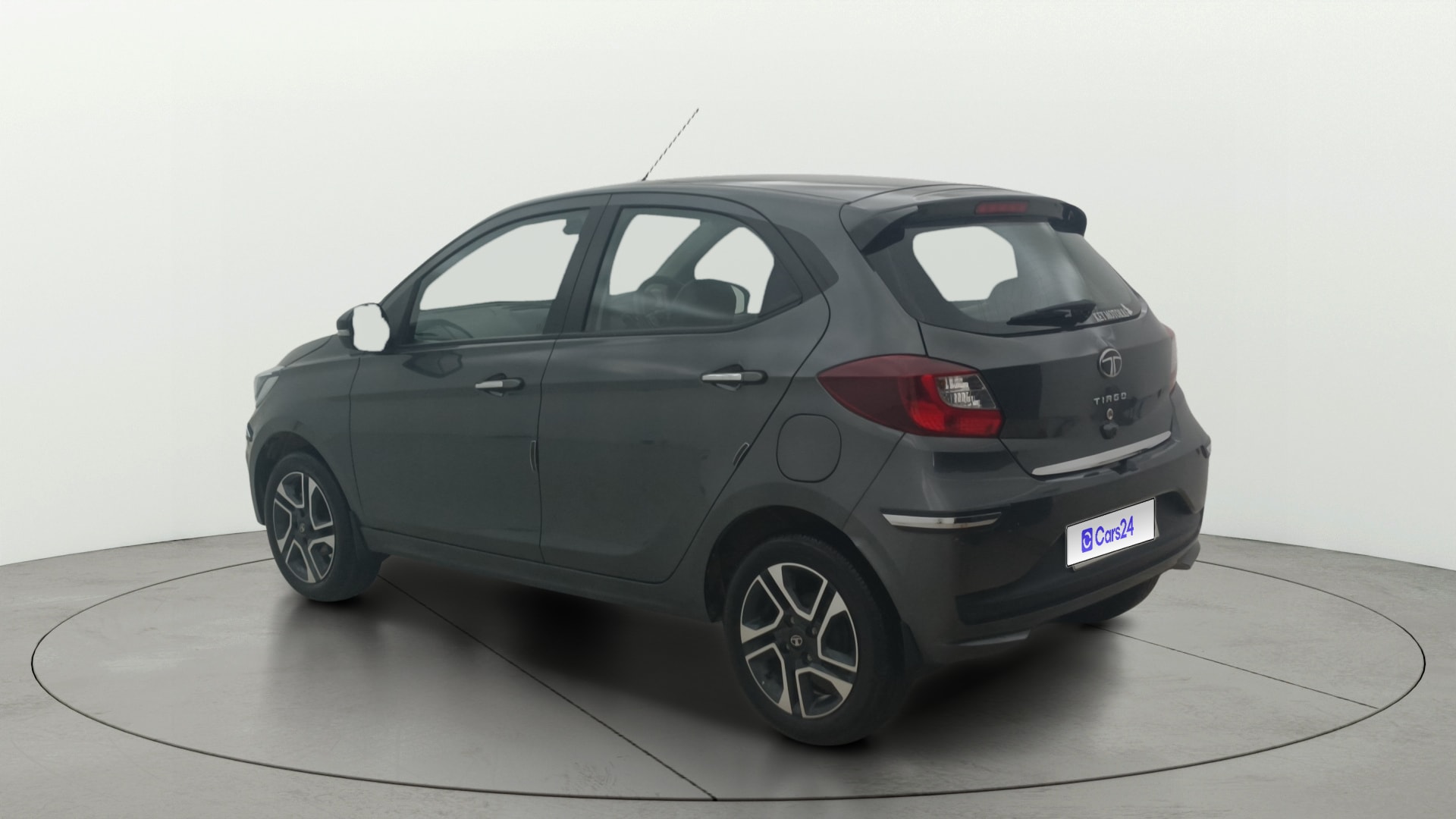 View 2024 Tata Tiago Revotorq XB Image 2 Used 2024 Tata Tiago Revotorq XB Image 2