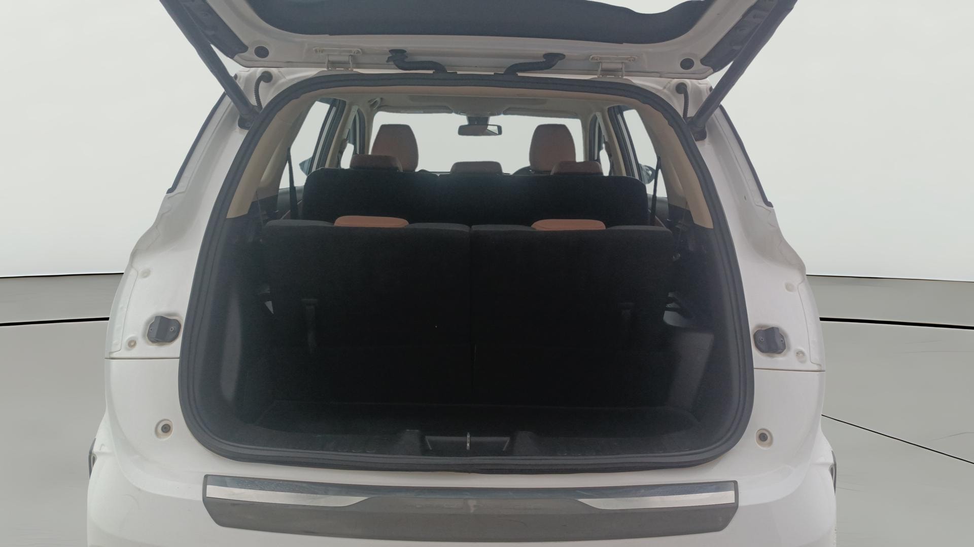 View 2024 MG Hector Plus Sharp Pro 7 Seater Diesel Image 43 Used 2024 MG Hector Plus Sharp Pro 7 Seater Diesel Image 43