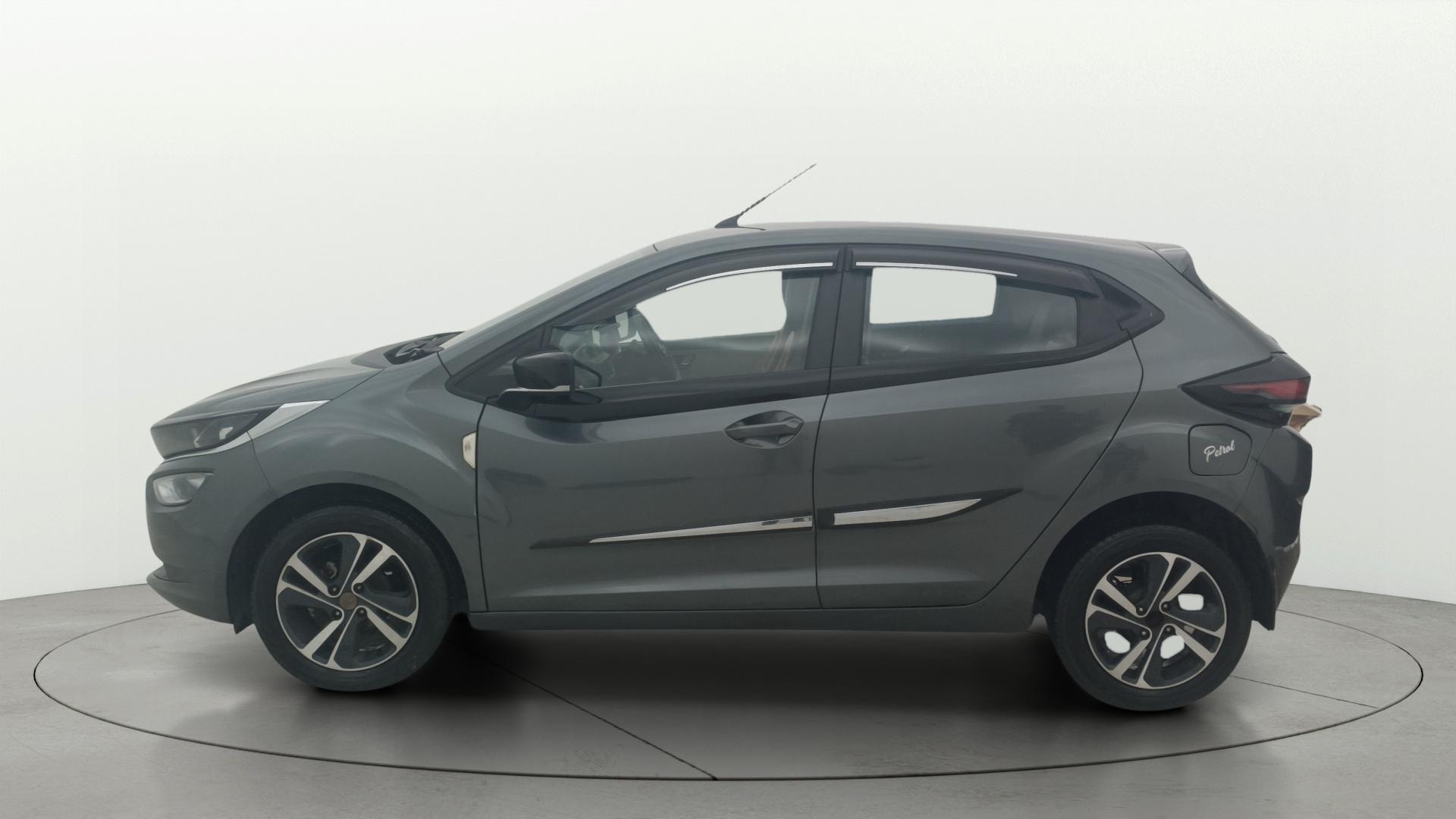 View 2023 Tata Altroz XZ Petrol Image 6 Used 2023 Tata Altroz XZ Petrol Image 6