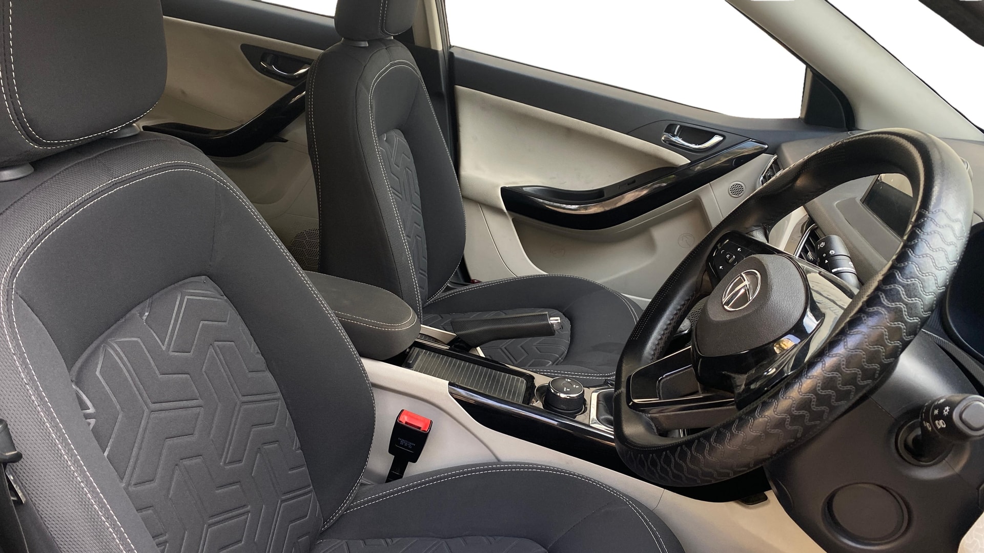 View 2022 Tata Nexon Revotron XE Image 26 Used 2022 Tata Nexon Revotron XE Image 26