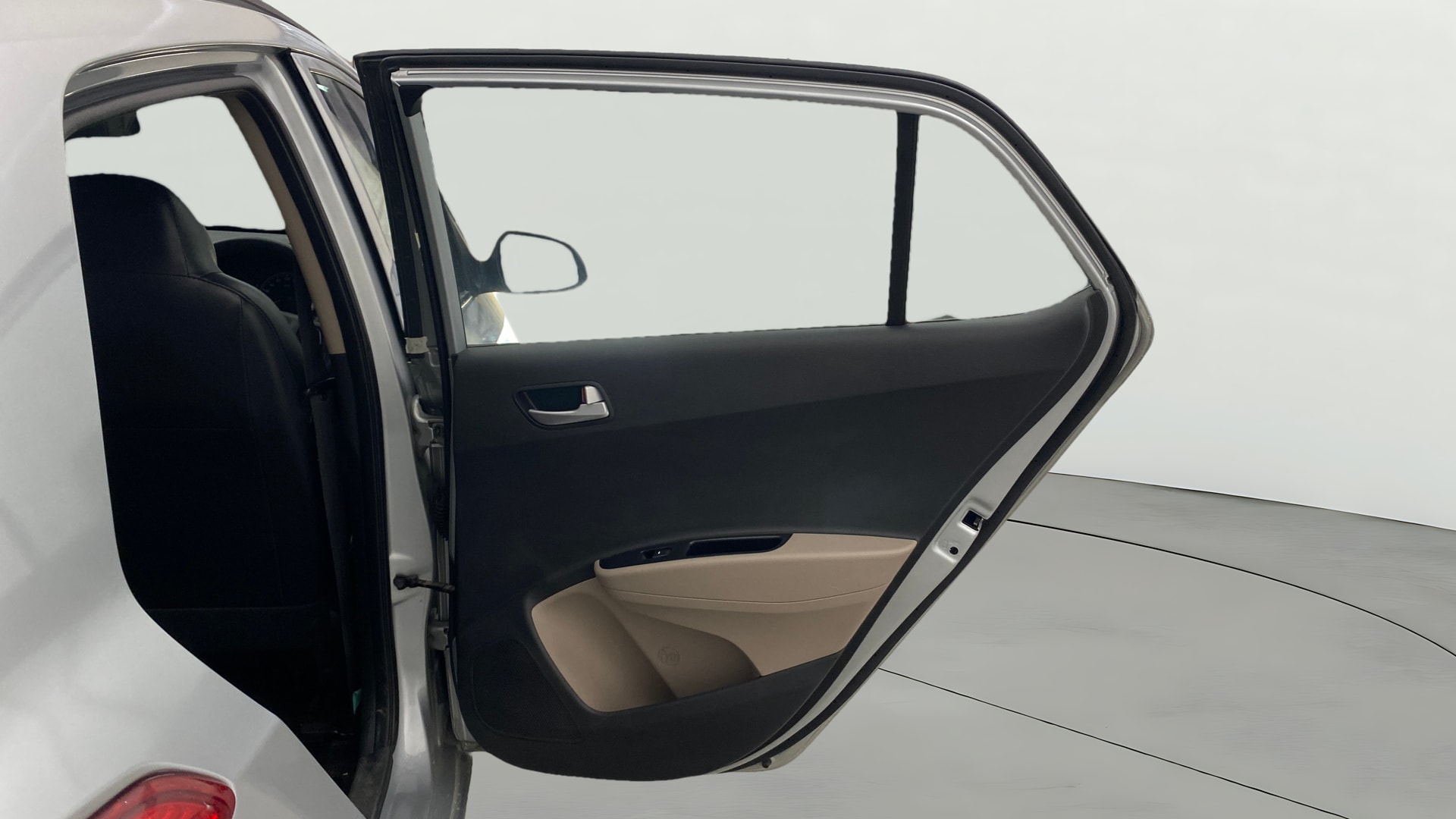 View 2019 Hyundai Grand i10 1.2 Sportz AT Petrol Image 7 Used 2019 Hyundai Grand i10 1.2 Sportz AT Petrol Image 7