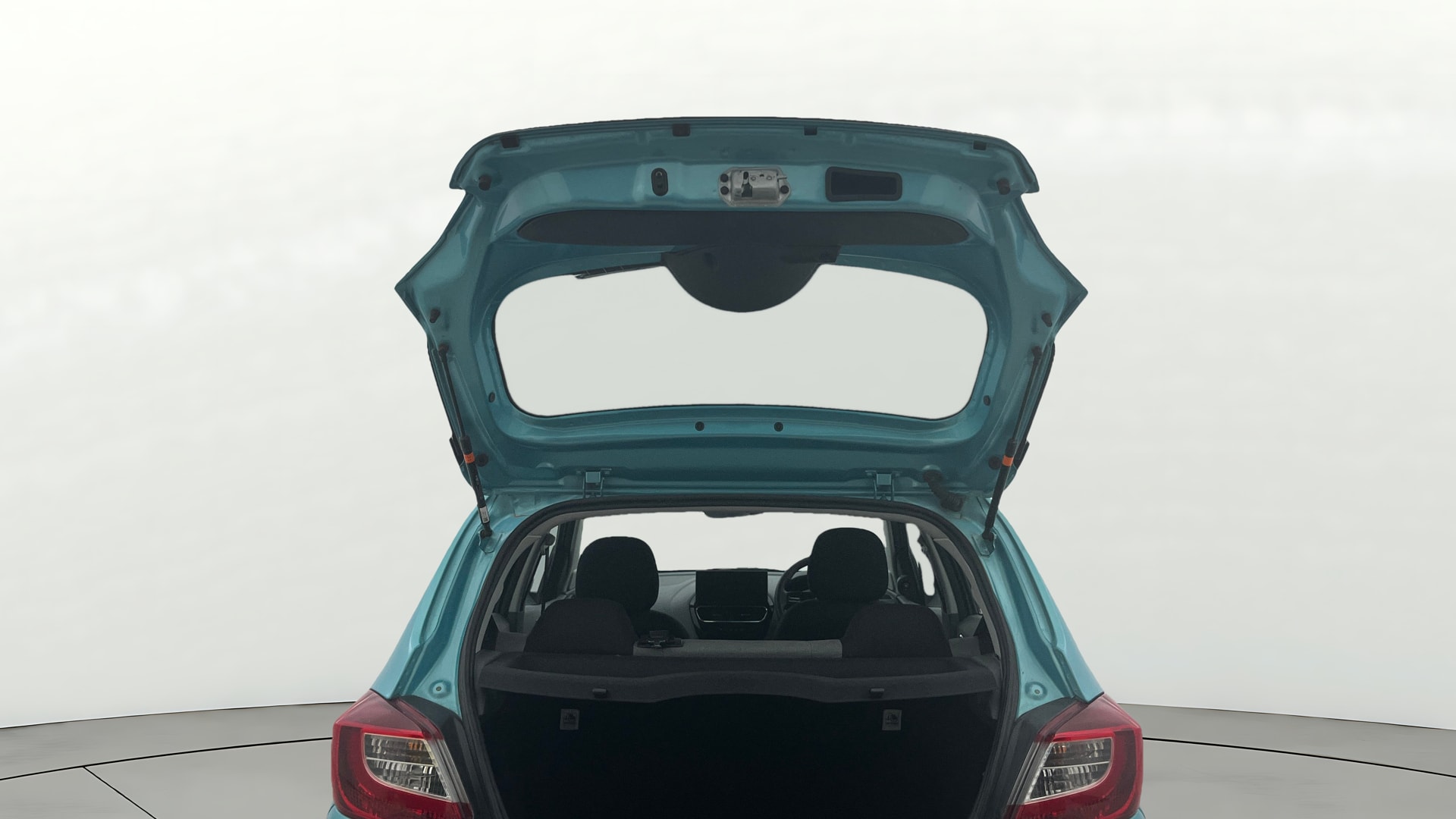 View 2025 Tata Tiago Revotorq XB Image 32 Used 2025 Tata Tiago Revotorq XB Image 32