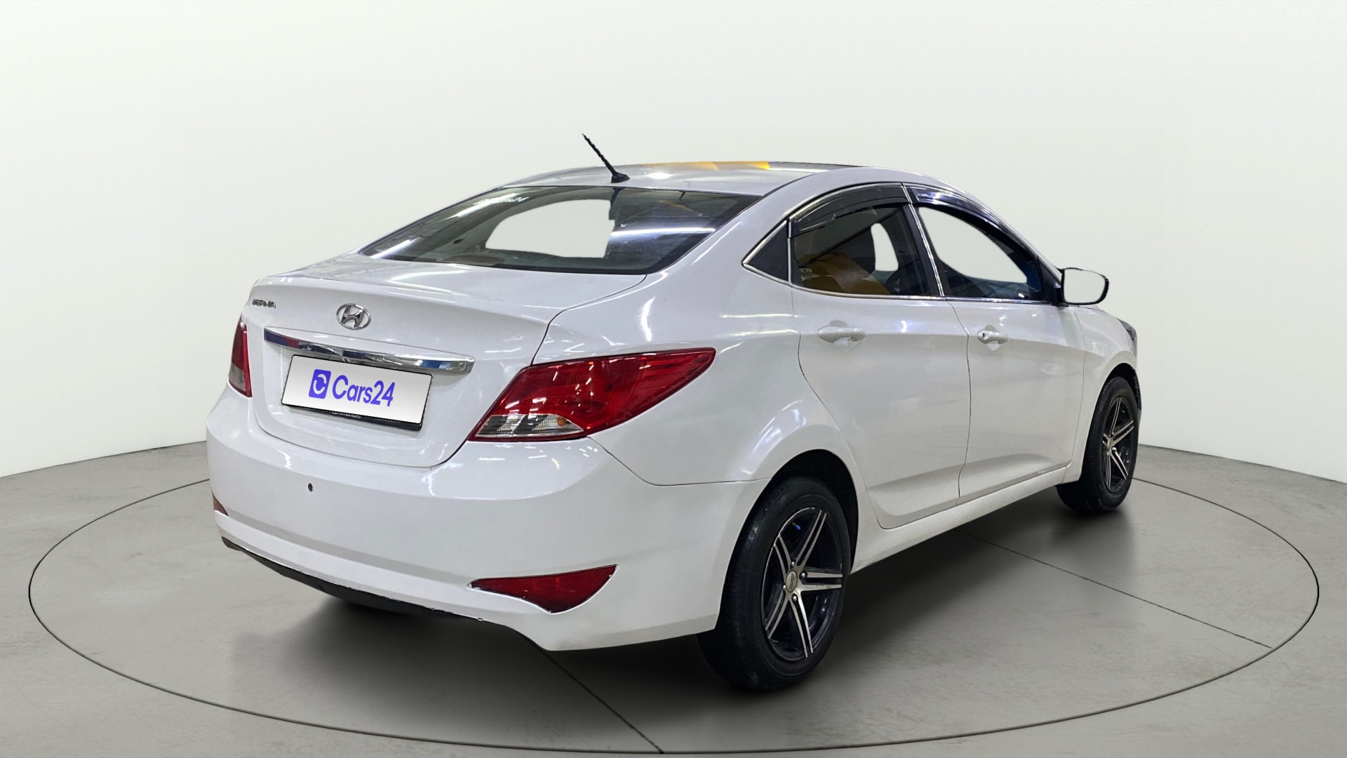 View 2015 Hyundai Verna 1.6 VTVT S Image 42 Used 2015 Hyundai Verna 1.6 VTVT S Image 42