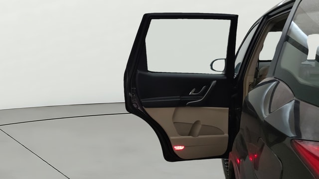 View Mahindra XUV500 Image 16 Used Mahindra XUV500 Image 16