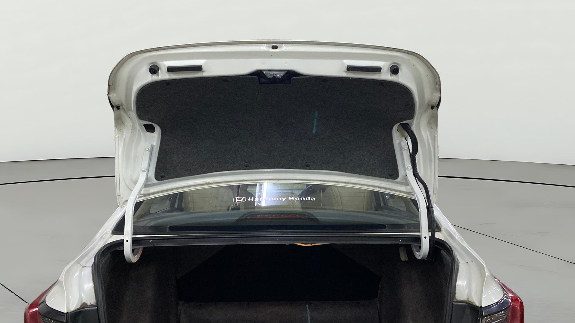 View 2024 Honda City ZX MT Diesel Anniversary Edition Image 31 Used 2024 Honda City ZX MT Diesel Anniversary Edition Image 31