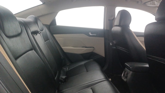 View Hyundai Verna Image 30 Used Hyundai Verna Image 30