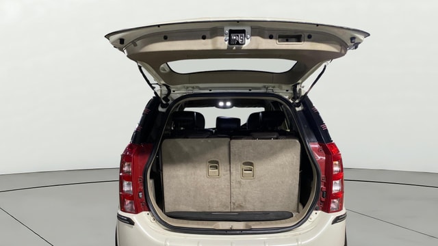View Mahindra XUV500 Image 40 Used Mahindra XUV500 Image 40