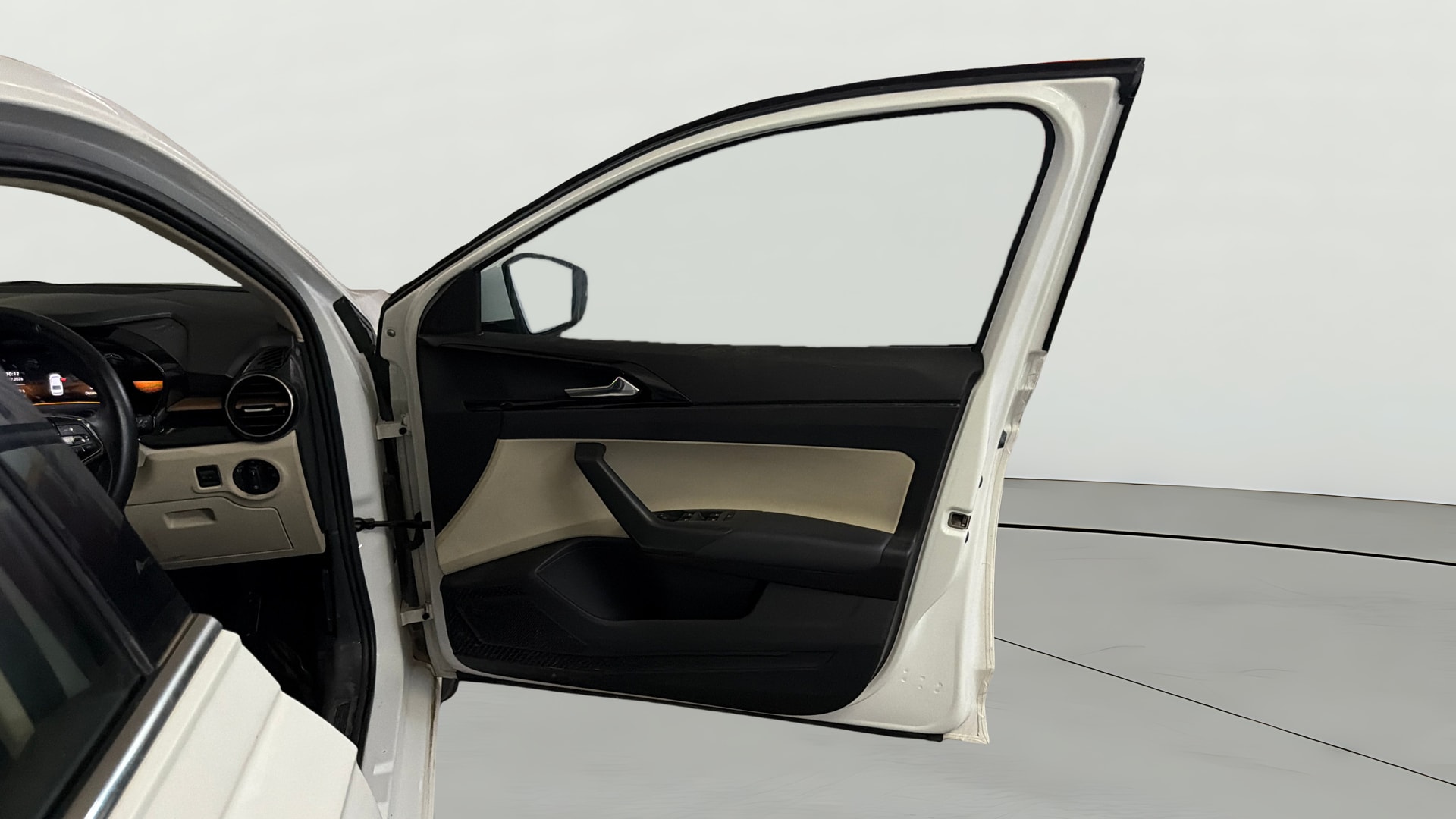 View 2023 Skoda Slavia Style 1.0 TSI AT Image 47 Used 2023 Skoda Slavia Style 1.0 TSI AT Image 47