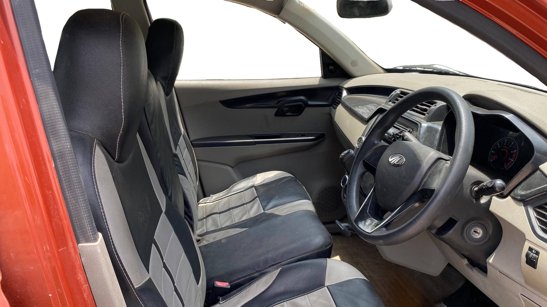 View 2017 Mahindra KUV100 K4 Plus Petrol 6 Seater BS IV Image 25 Used 2017 Mahindra KUV100 K4 Plus Petrol 6 Seater BS IV Image 25