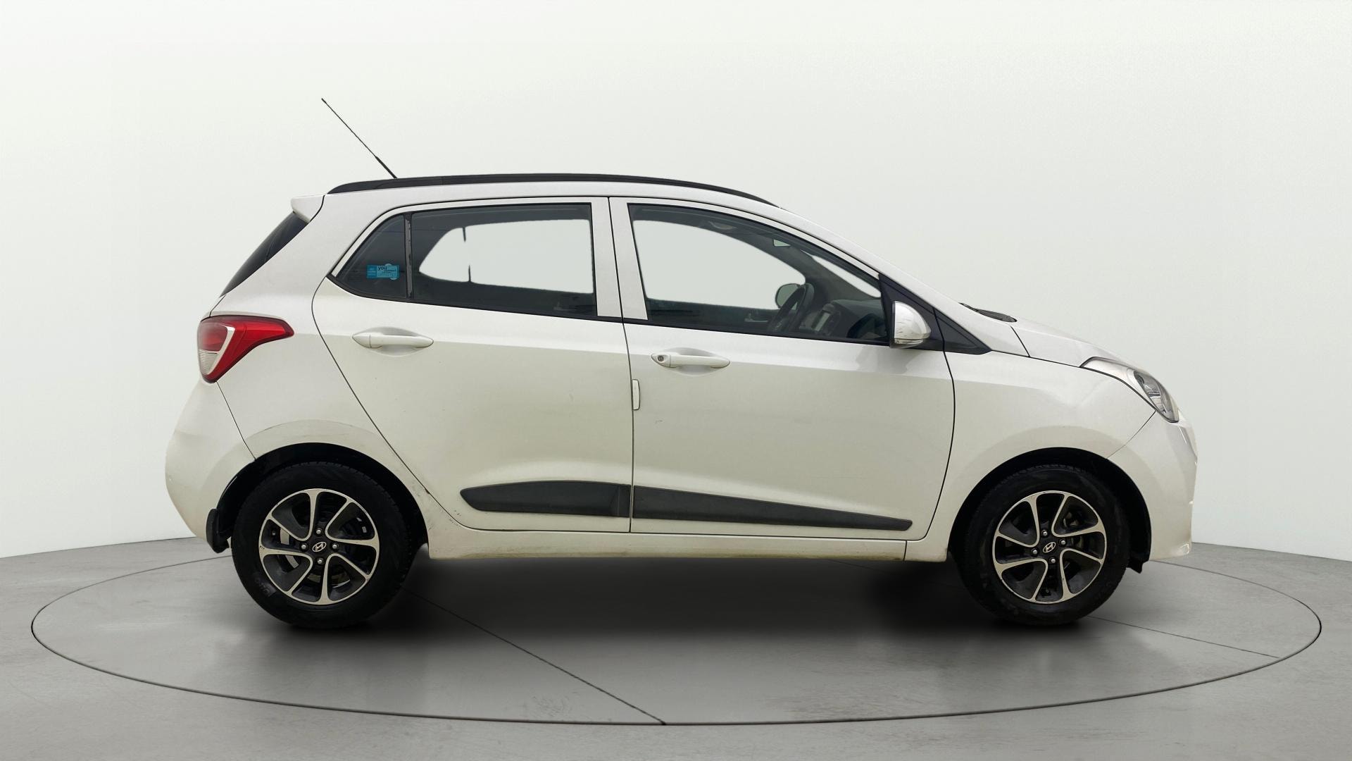 View 2017 Hyundai Grand i10 1.2 Sportz Petrol AT Image 8 Used 2017 Hyundai Grand i10 1.2 Sportz Petrol AT Image 8