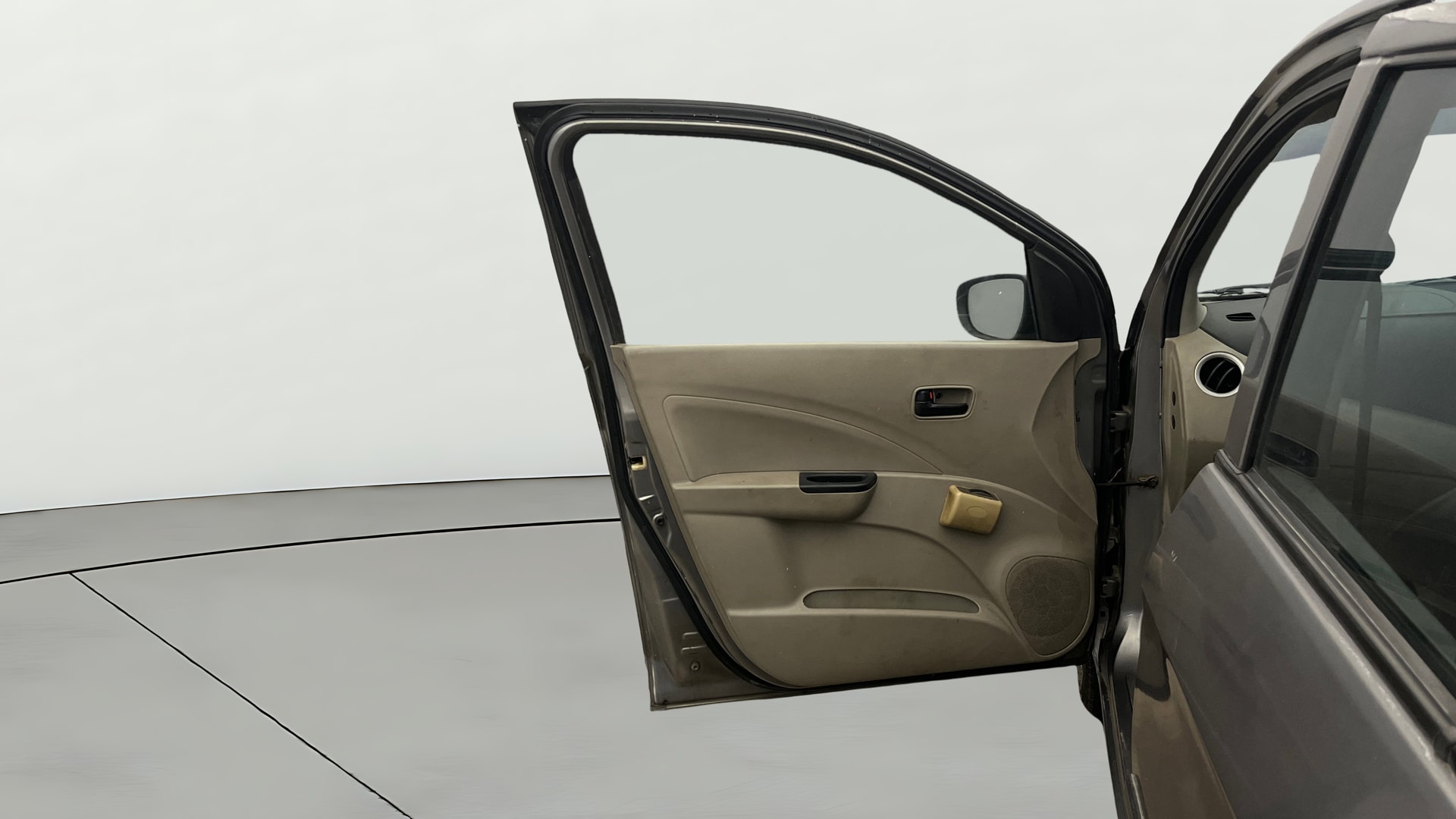 View 2015 Maruti Suzuki 1000 Base Variant Image 30 Used 2015 Maruti Suzuki 1000 Base Variant Image 30