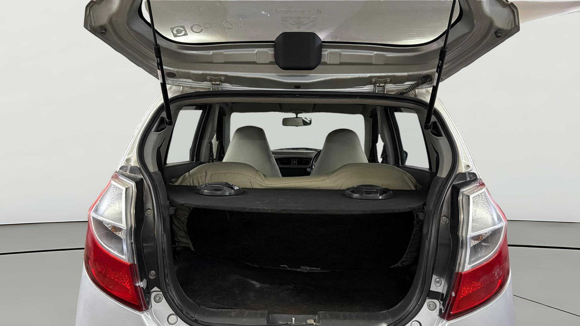 View 2015 Maruti Suzuki Alto K10 LX Image 37 Used 2015 Maruti Suzuki Alto K10 LX Image 37