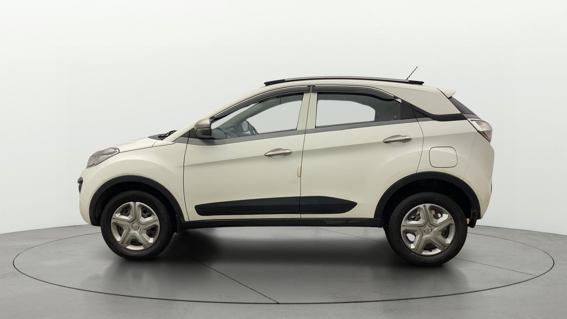 View 2019 Tata Nexon Revotron XMA AMT Image 5 Used 2019 Tata Nexon Revotron XMA AMT Image 5