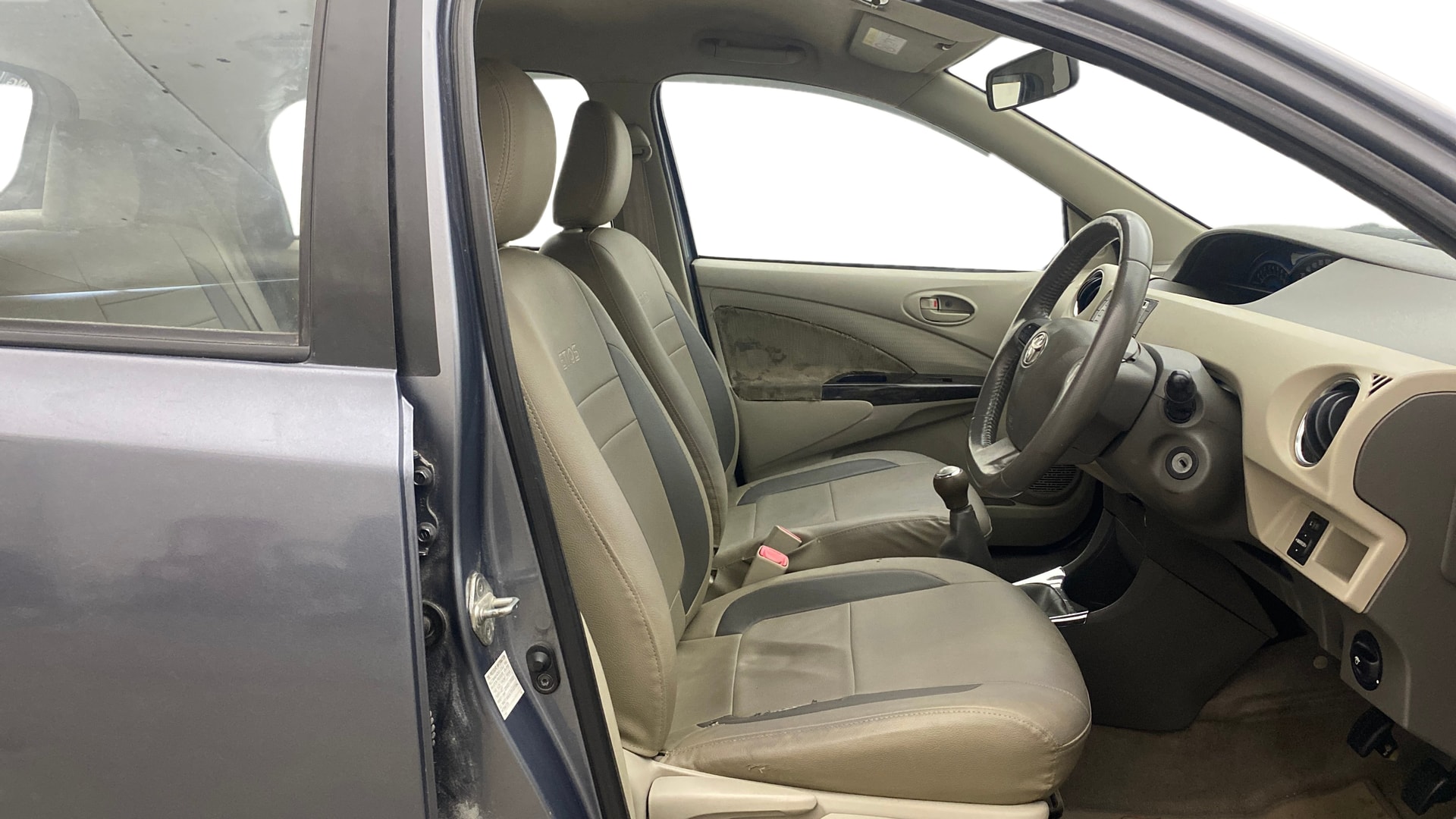 View 2015 Toyota Etios Liva VX Image 25 Used 2015 Toyota Etios Liva VX Image 25