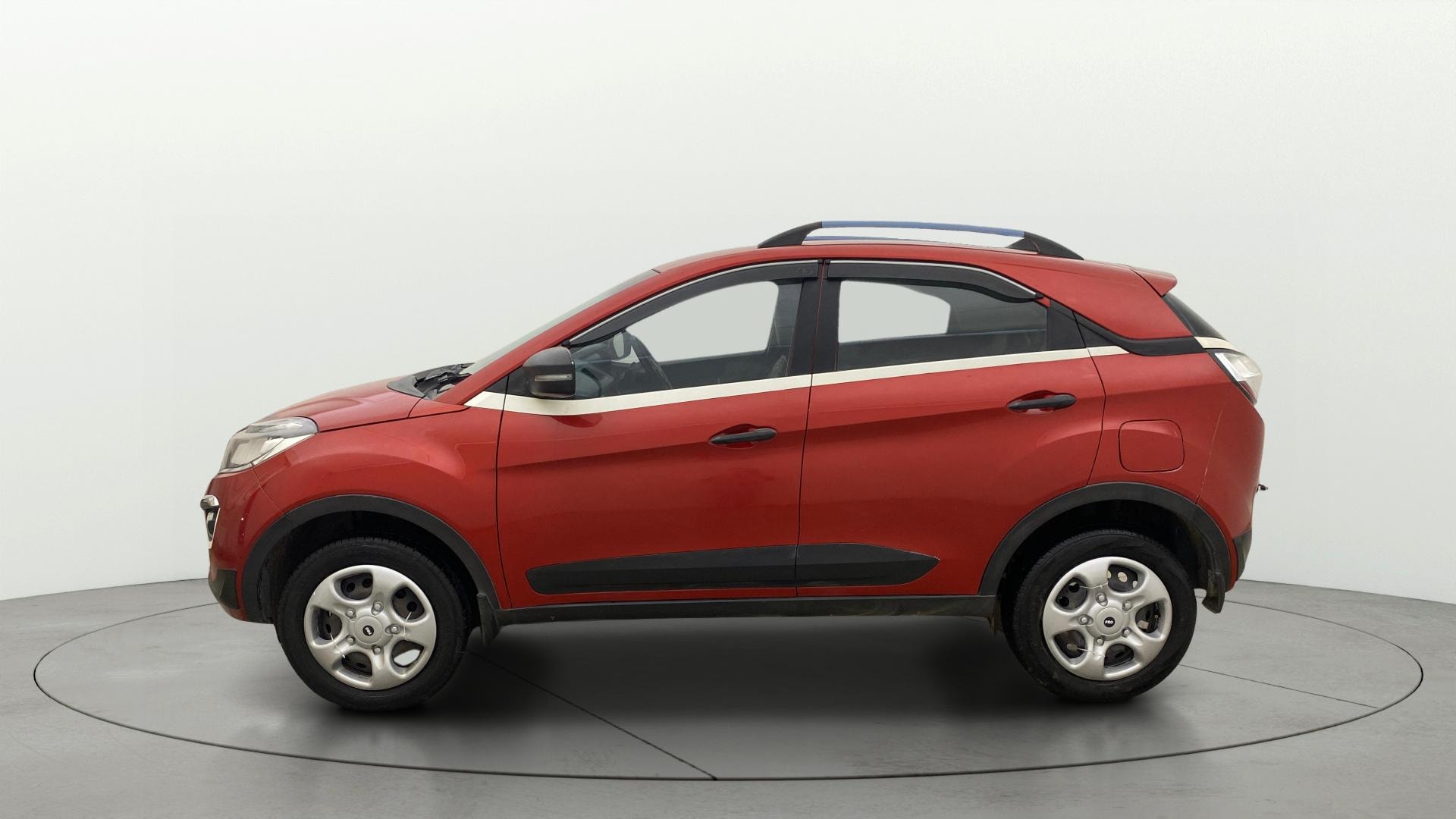 View 2018 Tata Nexon Revotron XM Image 5 Used 2018 Tata Nexon Revotron XM Image 5