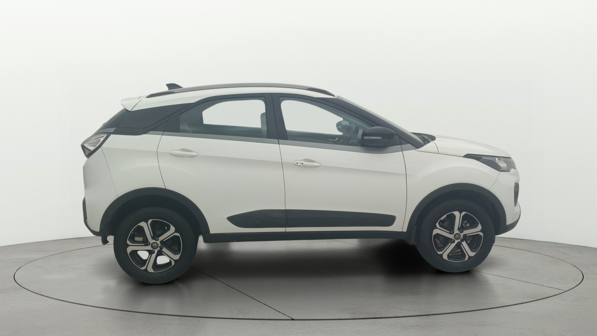 View 2022 Tata Nexon Revotron XE Image 28 Used 2022 Tata Nexon Revotron XE Image 28
