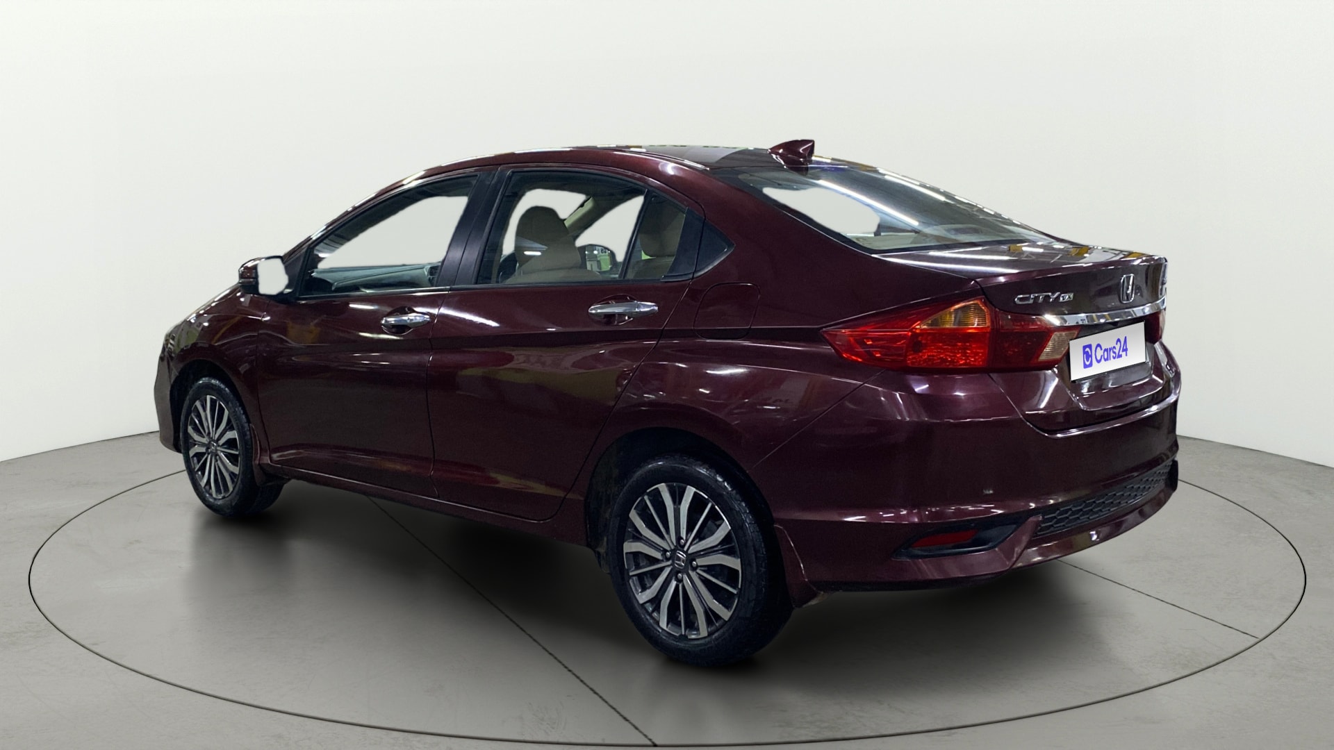 View 2018 Honda City ZX MT Diesel Anniversary Edition Image 2 Used 2018 Honda City ZX MT Diesel Anniversary Edition Image 2