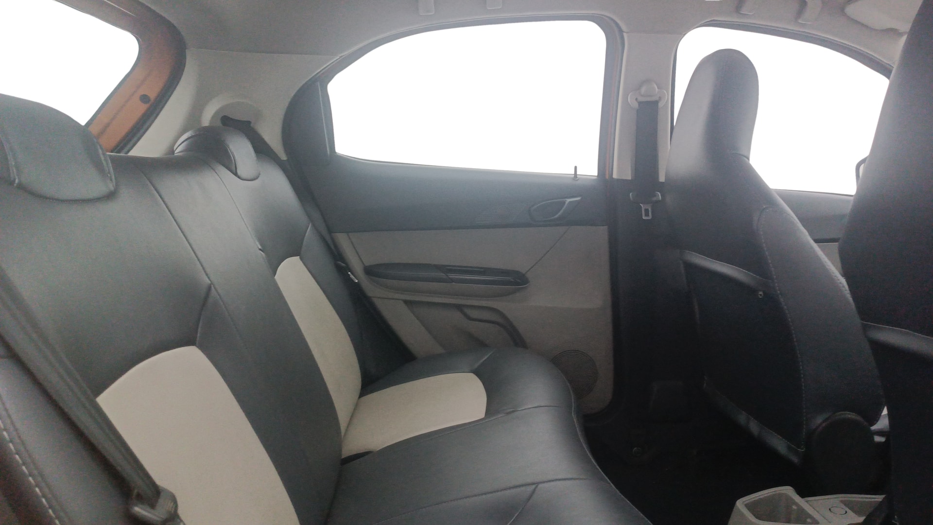 View 2018 Tata Tiago Revotorq XB Image 33 Used 2018 Tata Tiago Revotorq XB Image 33