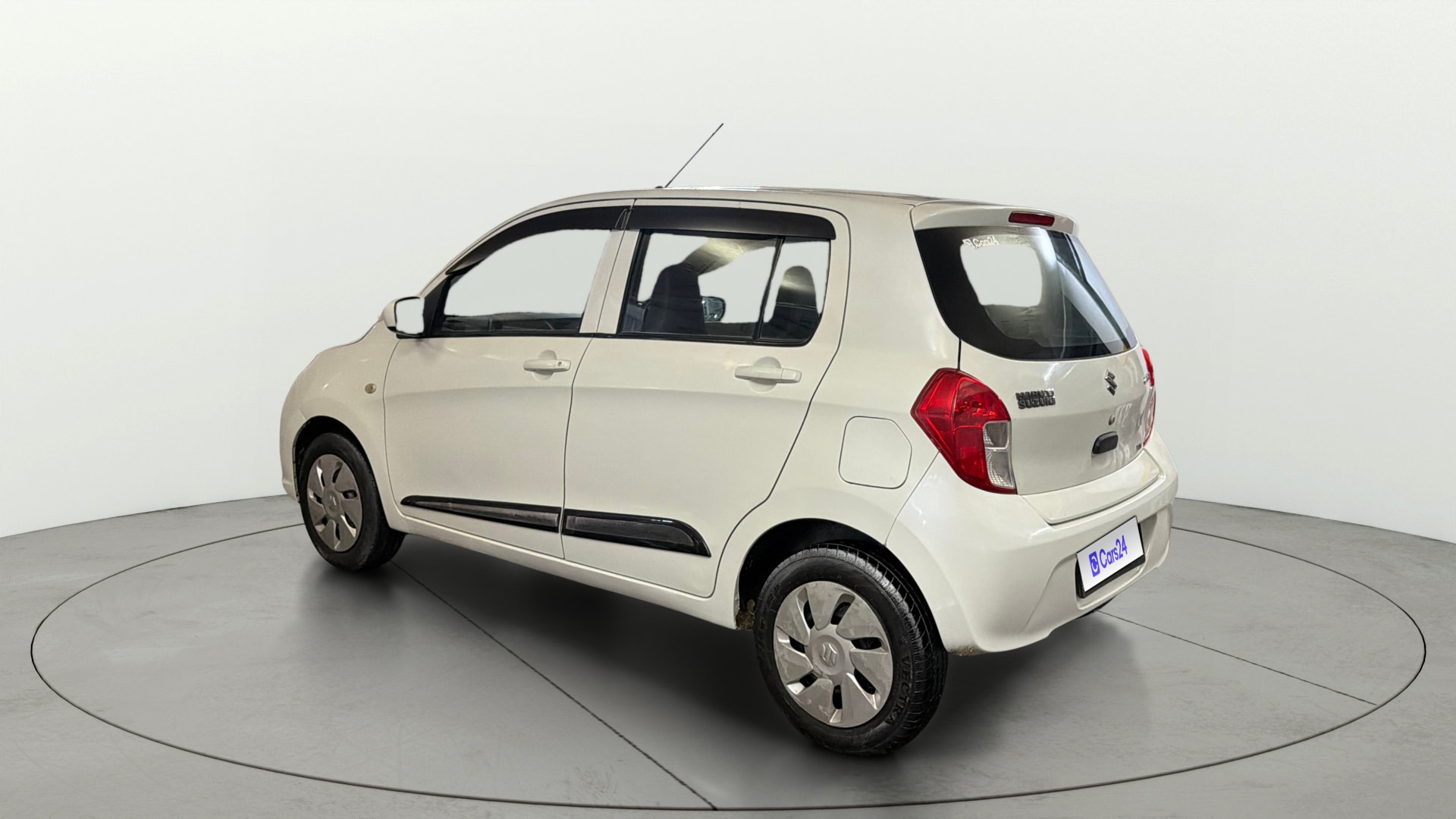 View 2018 Maruti Suzuki 1000 Base Variant Image 2 Used 2018 Maruti Suzuki 1000 Base Variant Image 2