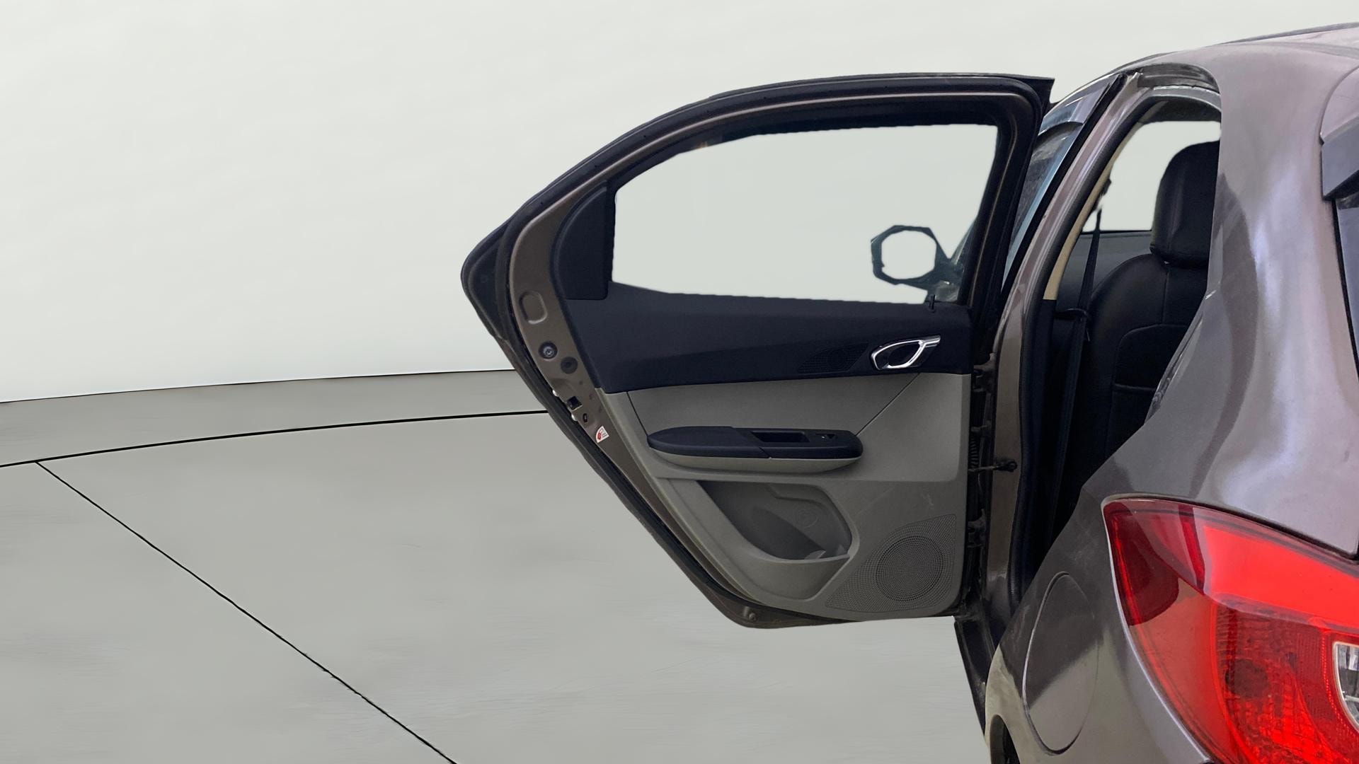 View 2017 Tata Tiago Revotorq XB Image 22 Used 2017 Tata Tiago Revotorq XB Image 22