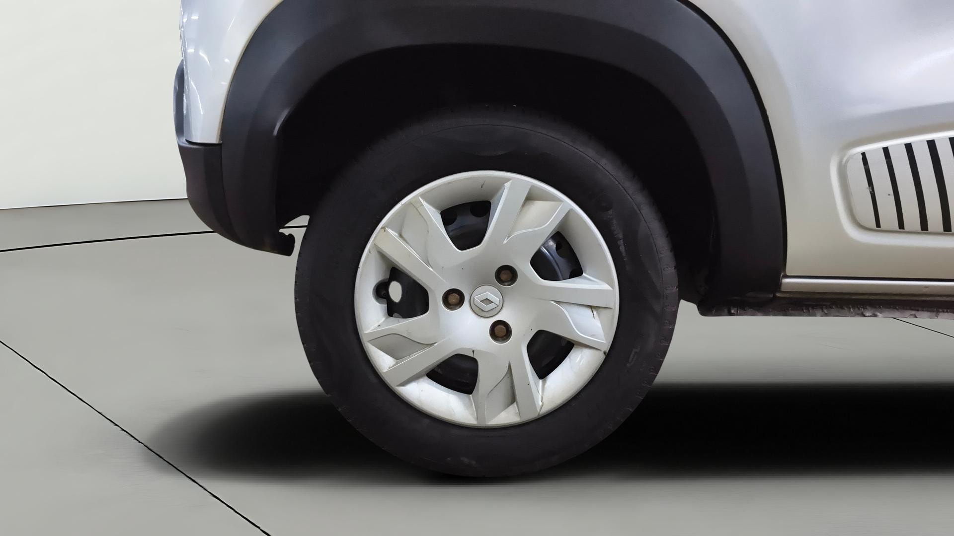 View 2020 Renault Kwid RXL Image 23 Used 2020 Renault Kwid RXL Image 23