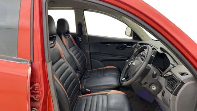 View Mahindra KUV100 Image 25 Used Mahindra KUV100 Image 25