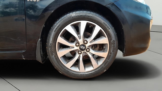 View Hyundai Fluidic Verna Image 40 Used Hyundai Fluidic Verna Image 40