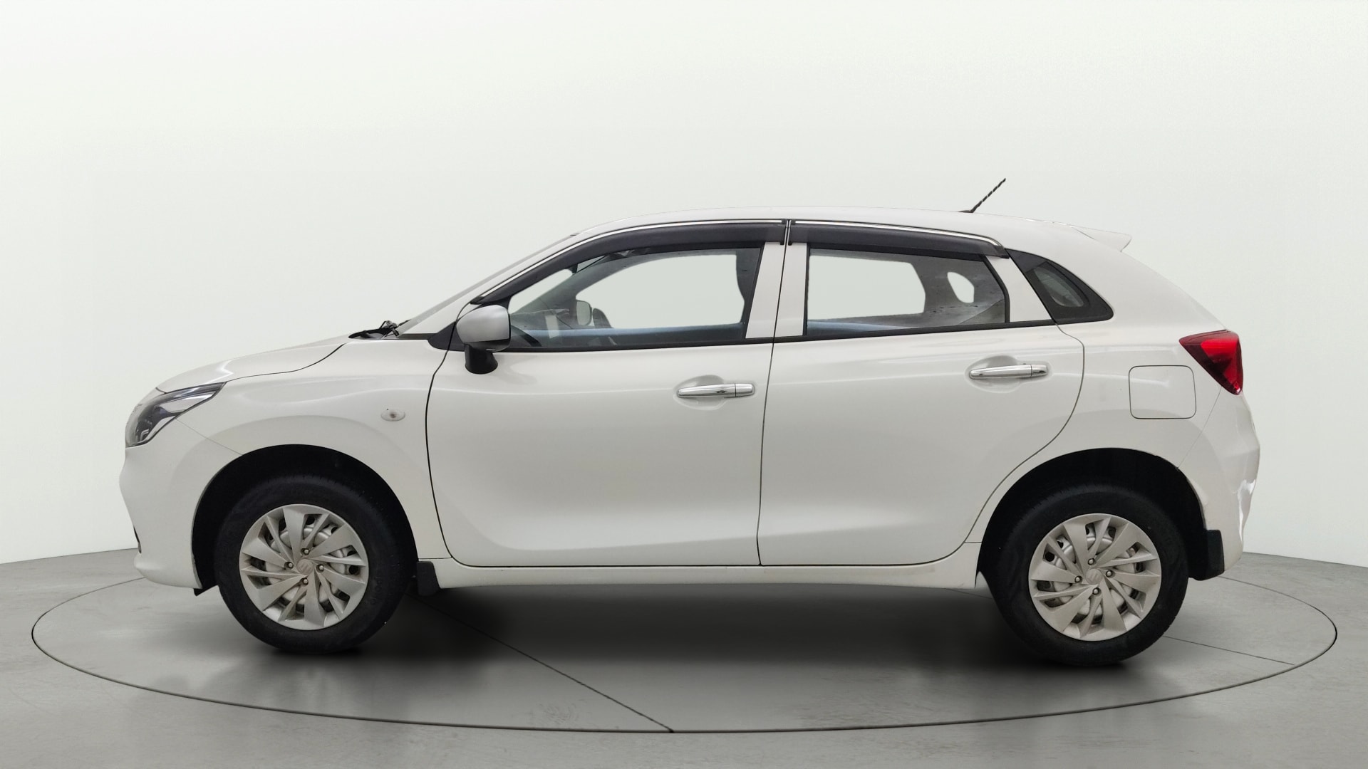 View 2025 Maruti Suzuki 1000 Base Variant Image 5 Used 2025 Maruti Suzuki 1000 Base Variant Image 5