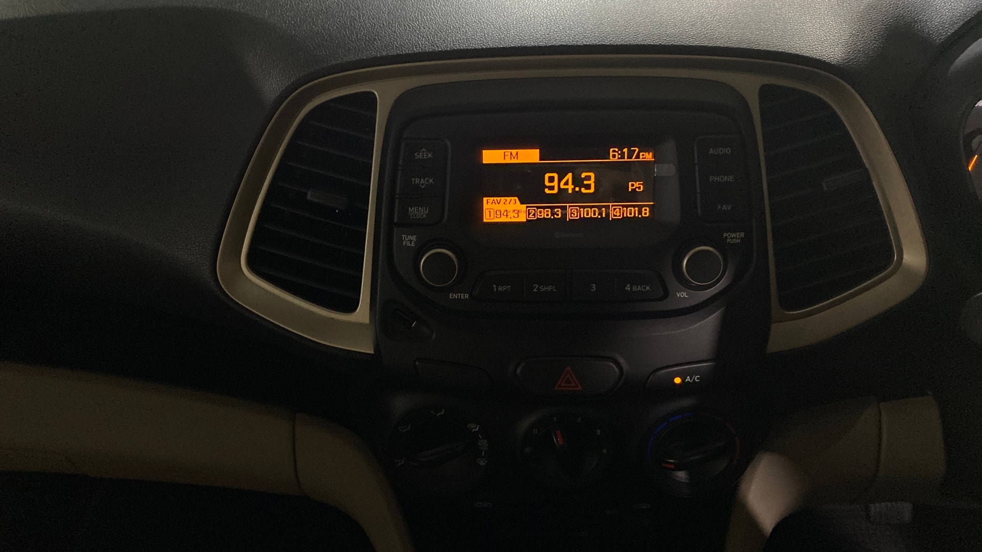 View 2020 Hyundai New Santro Magna Petrol Image 17 Used 2020 Hyundai New Santro Magna Petrol Image 17