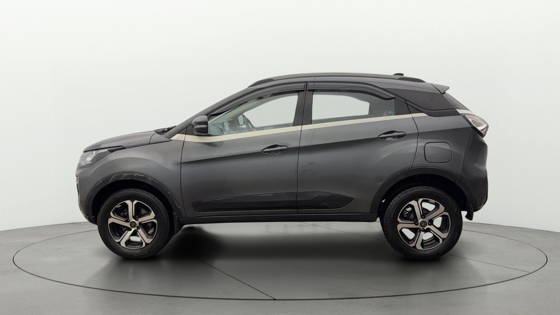 View 2022 Tata Nexon Revotron XZA Plus AMT Image 6 Used 2022 Tata Nexon Revotron XZA Plus AMT Image 6