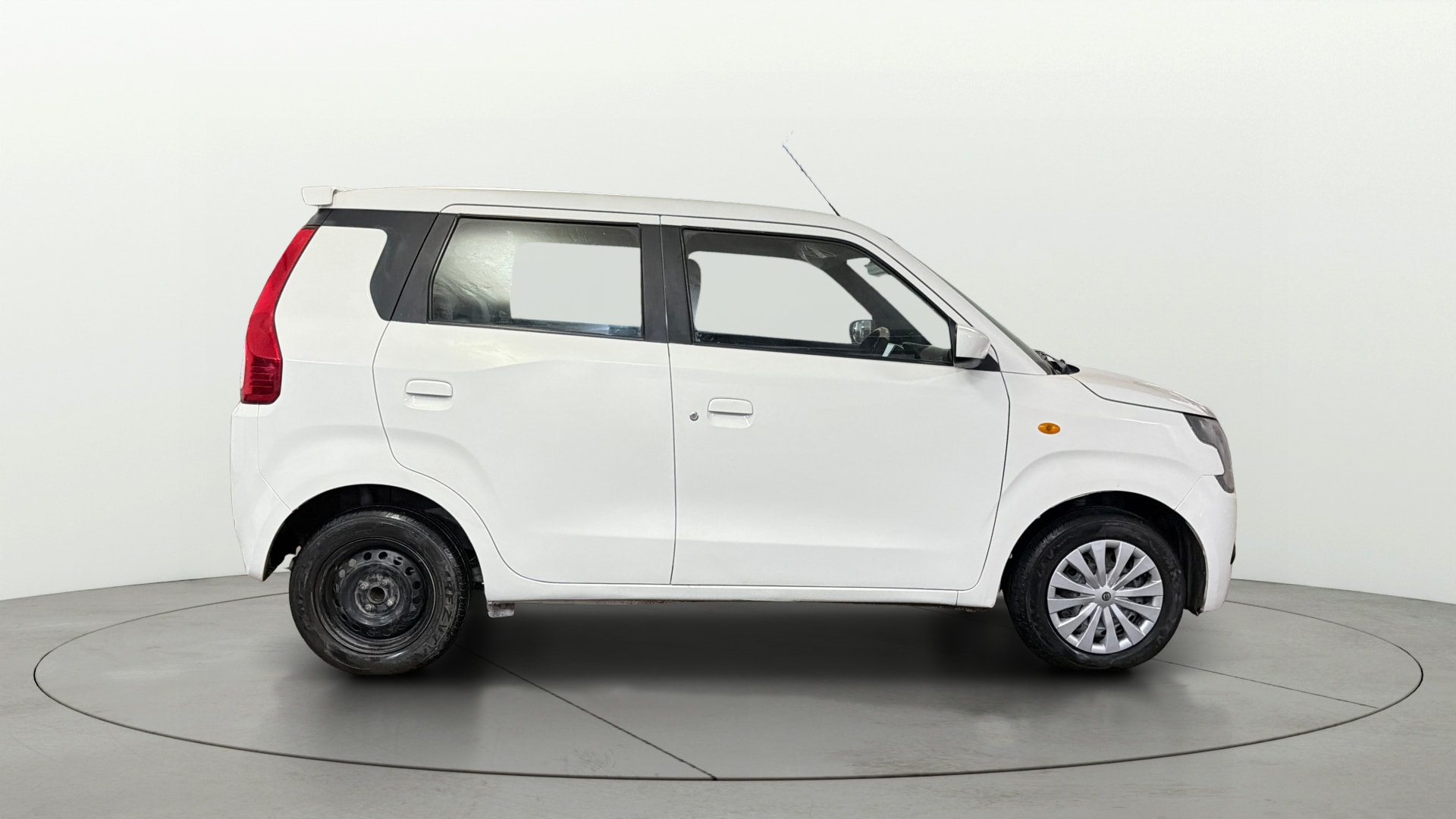 View 2023 Maruti Suzuki 1000 Base Variant Image 25 Used 2023 Maruti Suzuki 1000 Base Variant Image 25