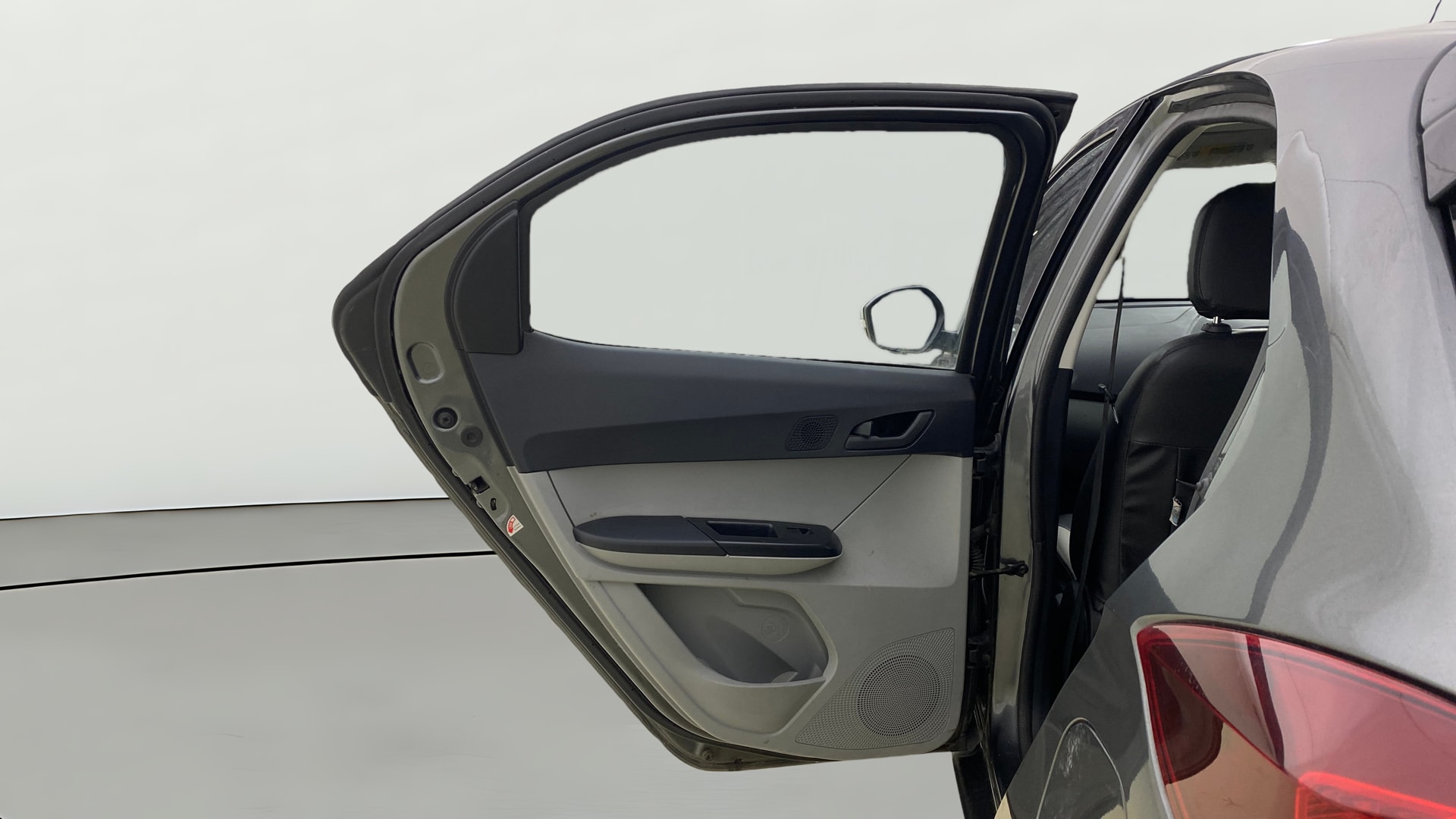 View 2022 Tata Tiago Revotorq XB Image 22 Used 2022 Tata Tiago Revotorq XB Image 22