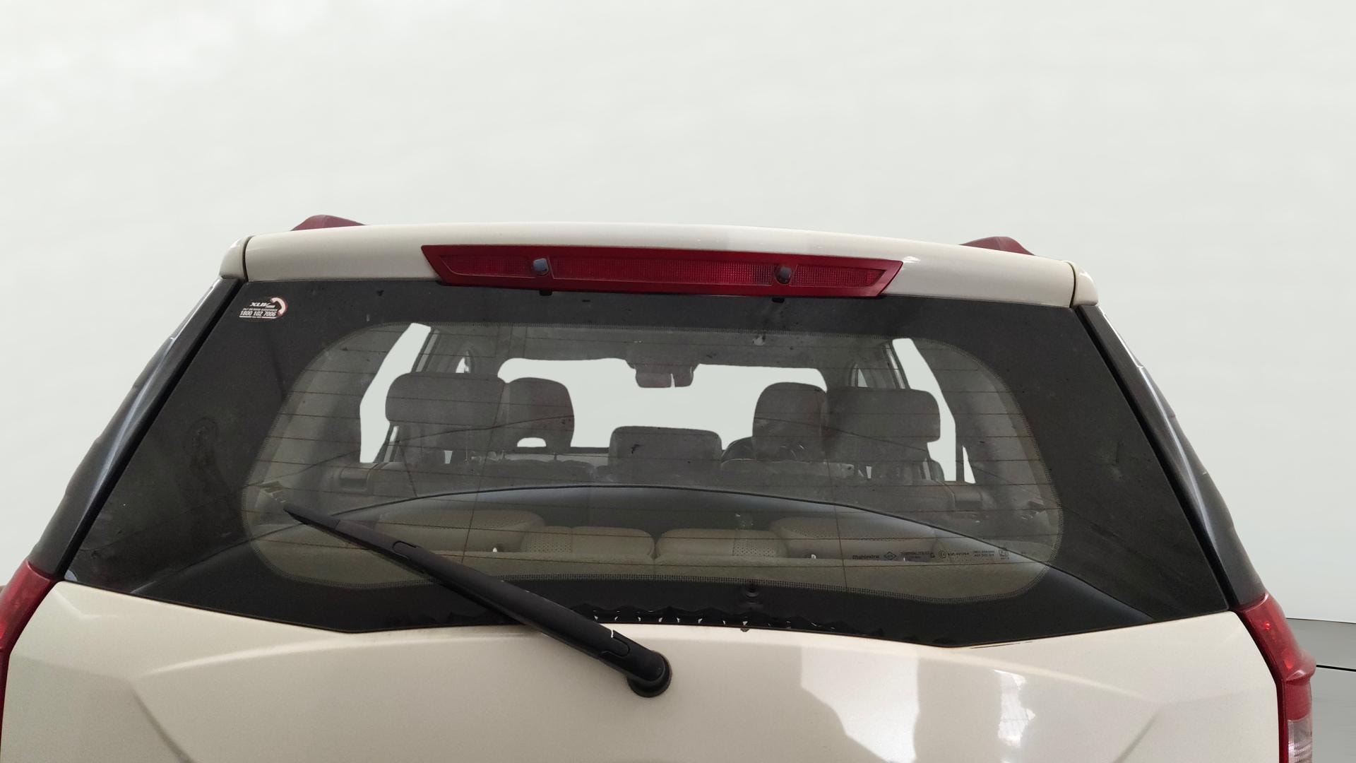 View 2017 Mahindra XUV500 G AT Image 4 Used 2017 Mahindra XUV500 G AT Image 4
