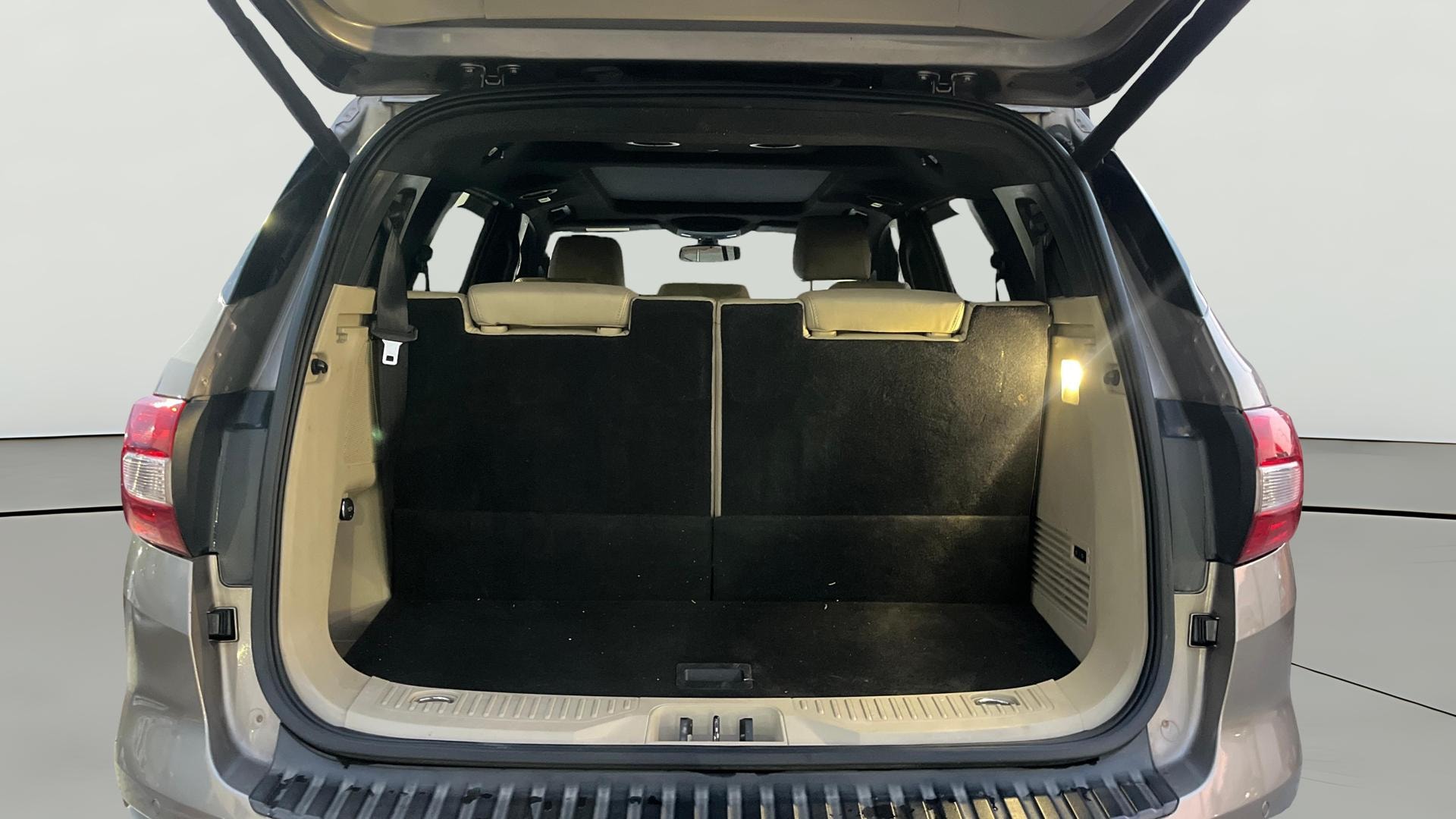 View 2021 Ford Endeavour 2.2L 4X2 AT Titanium Image 43 Used 2021 Ford Endeavour 2.2L 4X2 AT Titanium Image 43