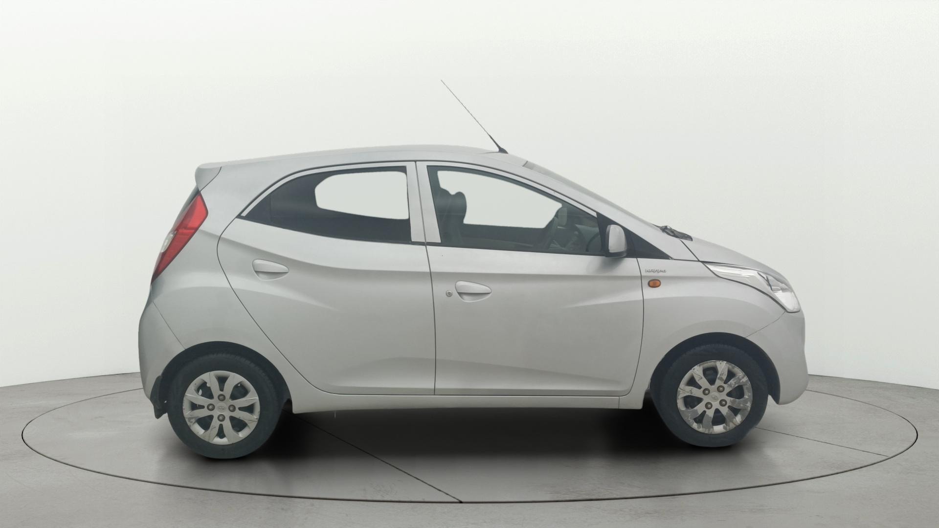 View 2014 Hyundai EON Magna Plus Image 8 Used 2014 Hyundai EON Magna Plus Image 8