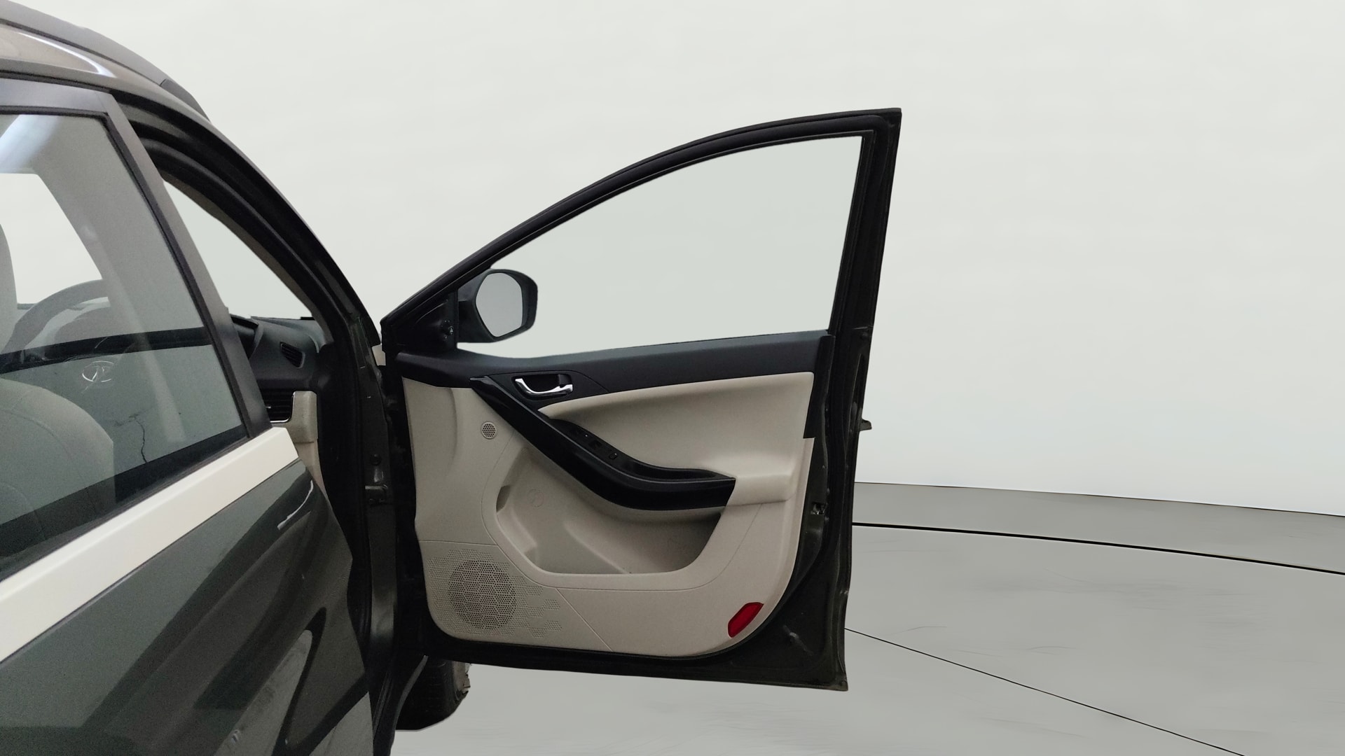 View 2022 Tata Nexon Revotron XE Image 48 Used 2022 Tata Nexon Revotron XE Image 48