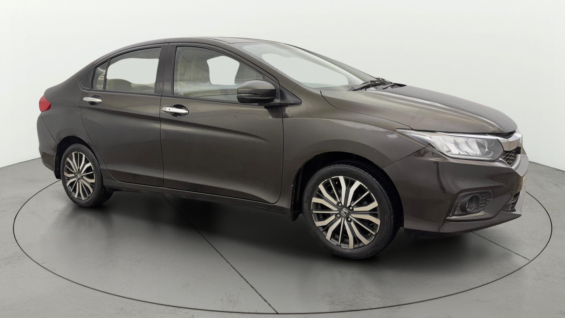 View 2017 Honda City ZX MT Diesel Anniversary Edition Image 39 Used 2017 Honda City ZX MT Diesel Anniversary Edition Image 39