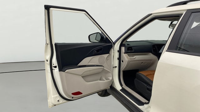 View Mahindra XUV300 Image 32 Used Mahindra XUV300 Image 32