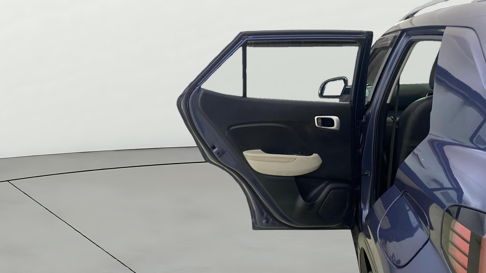 View 2022 Hyundai Venue SX (O) 1.0 iMT Petrol Image 23 Used 2022 Hyundai Venue SX (O) 1.0 iMT Petrol Image 23