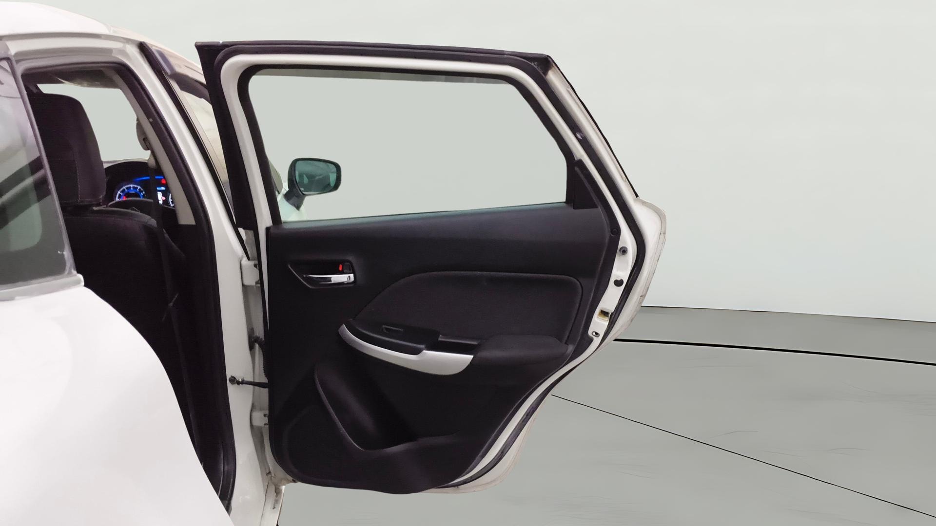 View 2018 Maruti Suzuki 1000 Base Variant Image 7 Used 2018 Maruti Suzuki 1000 Base Variant Image 7