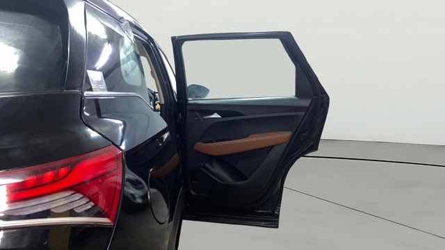 View MG Hector Plus Image 6 Used MG Hector Plus Image 6