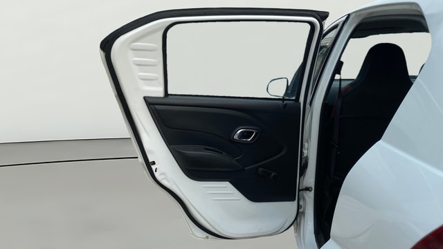 View Datsun Redi GO Image 23 Used Datsun Redi GO Image 23