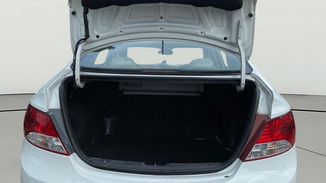 View Hyundai Fluidic Verna Image 38 Used Hyundai Fluidic Verna Image 38