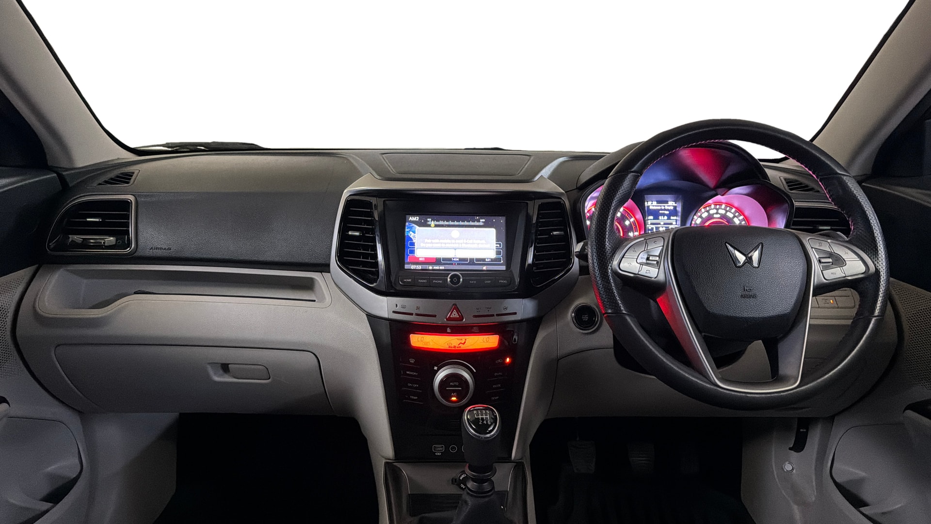 View 2024 Mahindra XUV300 W4 Petrol BS IV Image 31 Used 2024 Mahindra XUV300 W4 Petrol BS IV Image 31