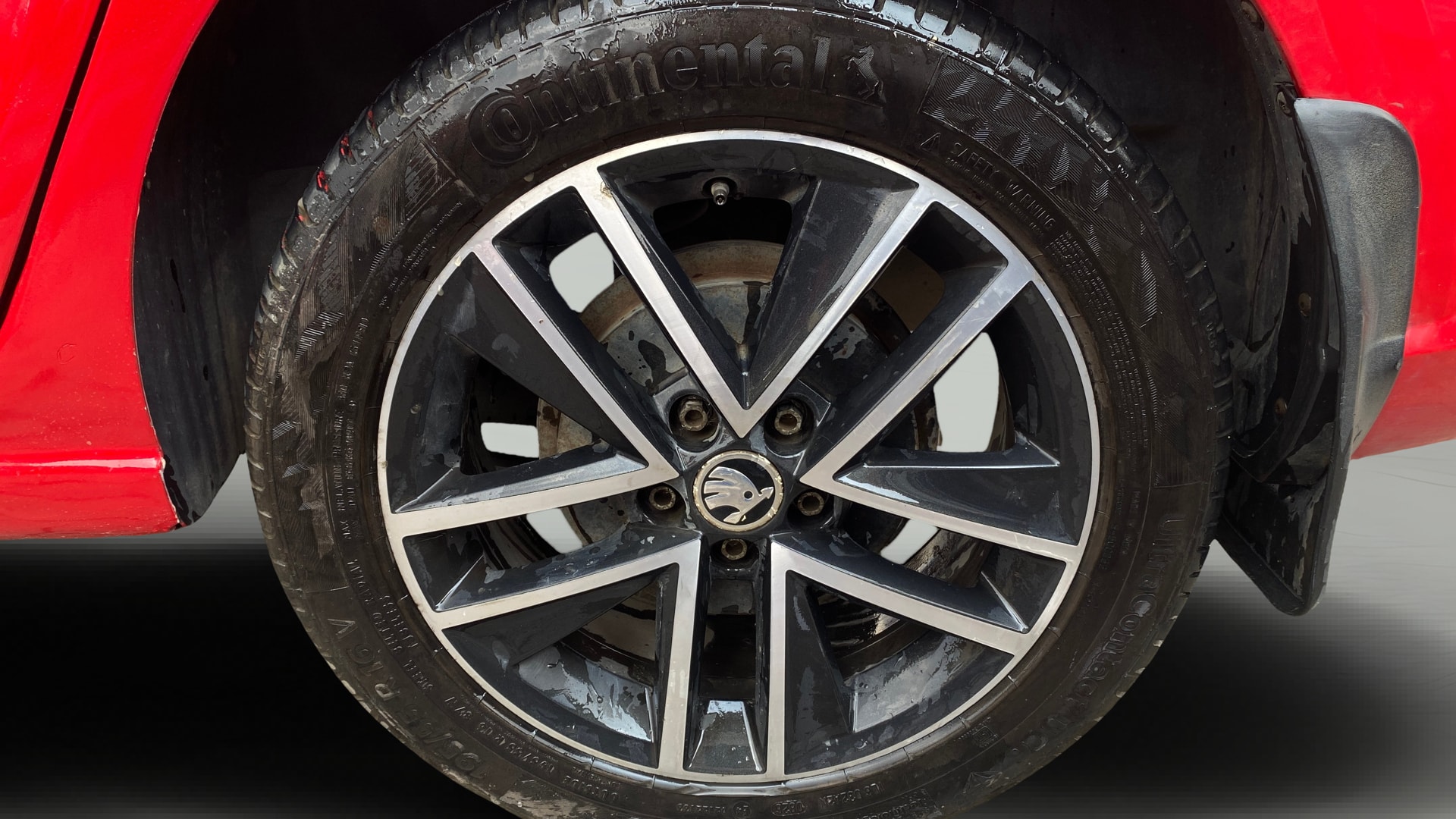 View 2018 Skoda Rapid 1.5 TDI CR Style AT BS IV Image 11 Used 2018 Skoda Rapid 1.5 TDI CR Style AT BS IV Image 11