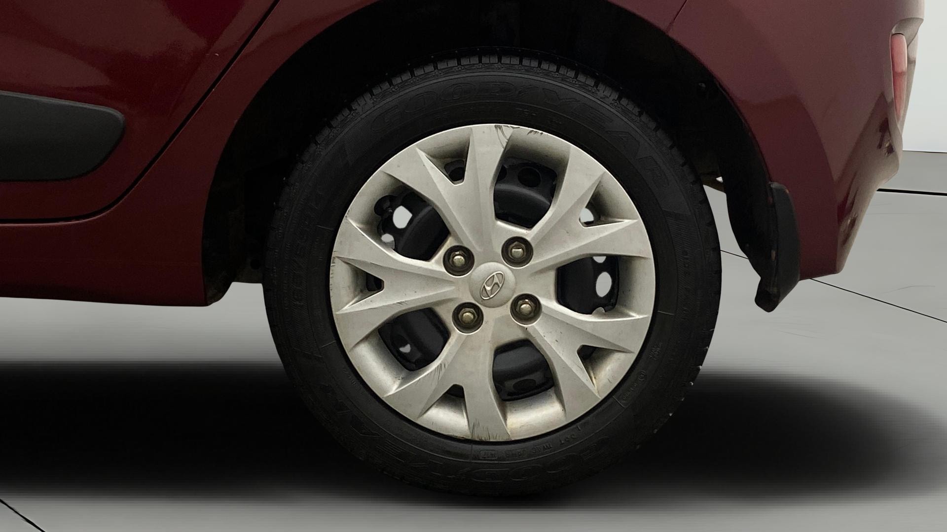 View 2015 Hyundai Grand i10 Sportz 1.2 Kappa Image 11 Used 2015 Hyundai Grand i10 Sportz 1.2 Kappa Image 11